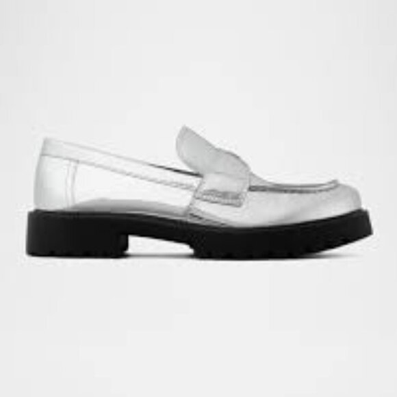 NIB Tory Burch classic LUG loafer  silver - Picture 2 of 4